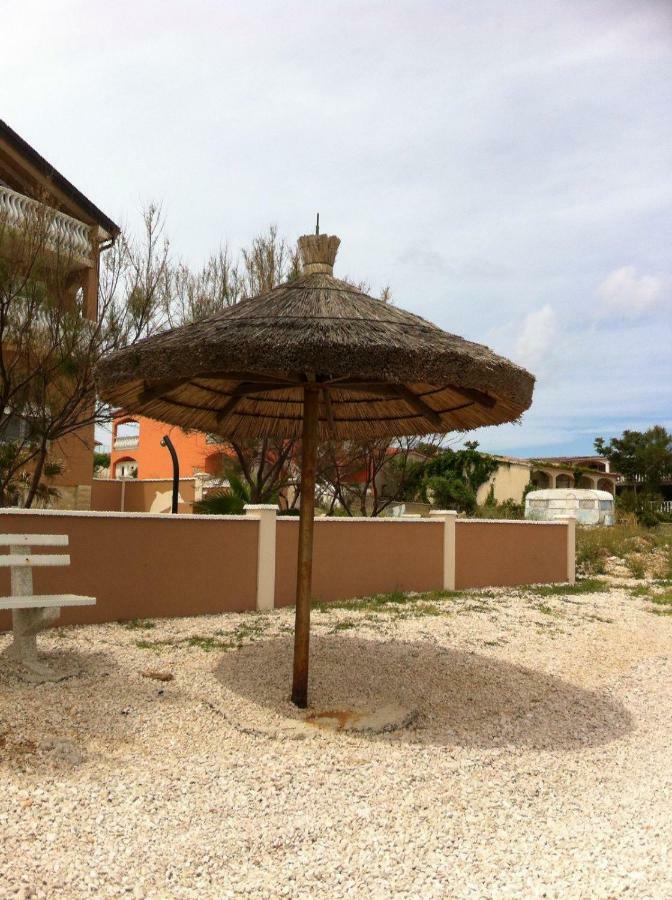 Apartmani Darija Vir Εξωτερικό φωτογραφία