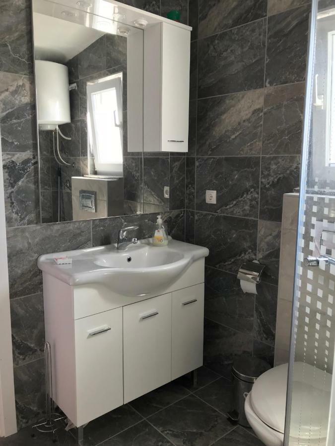 Apartmani Darija Vir Εξωτερικό φωτογραφία